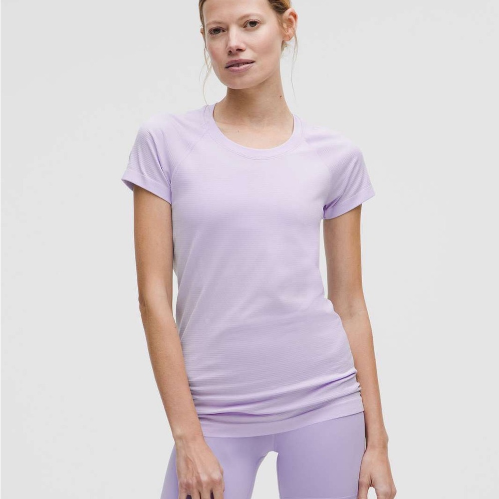 NWT  Lululemon Swiftly Tech Short-Sleeve Shirt 2.0 *Hip Length Lavender Frost 6